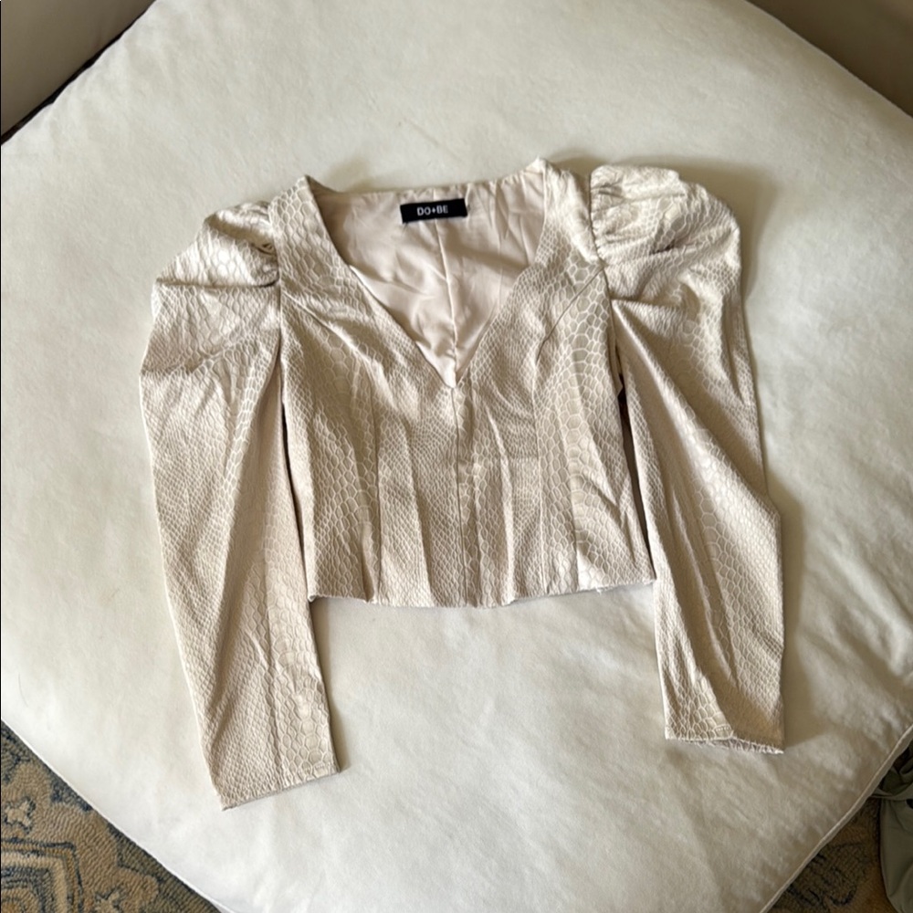 DO+BE Cream Textured Boutique Top